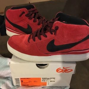 Nike Maverick Mid 2 Size 9